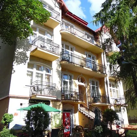 ベッド・アンド・ブレックファスト Antares I & Ii