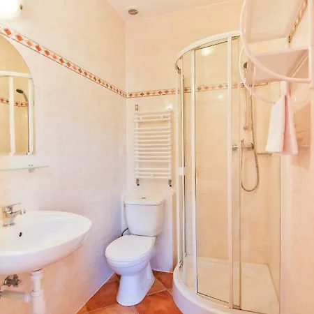 Antares I & Ii シフィノウイシチェ