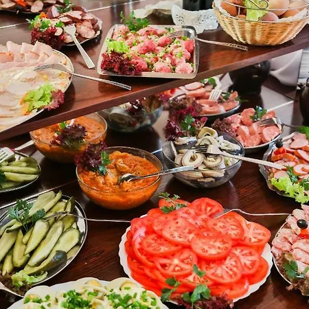 Antares I & Ii 3* シフィノウイシチェ