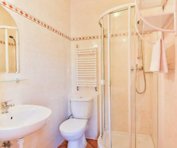 Antares I & Ii シフィノウイシチェ